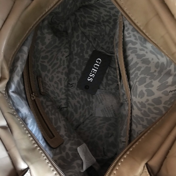 NWT Guess purse - Picture 4 of 7